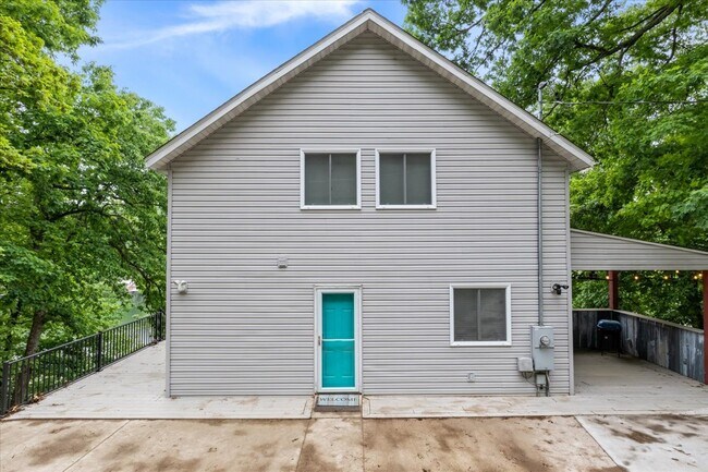 Building Photo - 24 Mimosa Rd