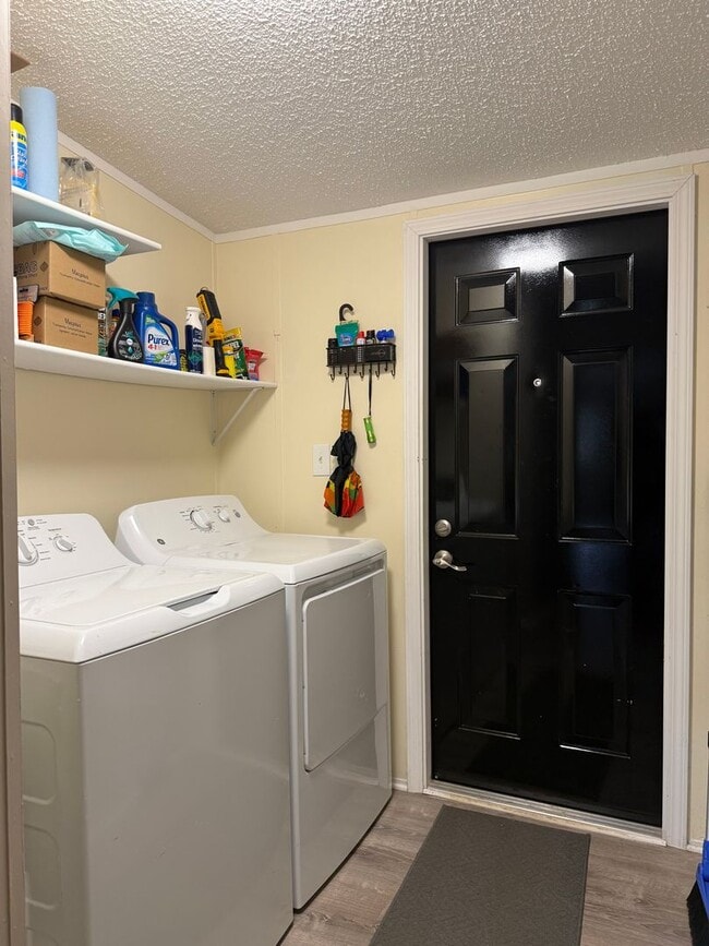 Building Photo - Furnished 3BD/2BA home in Black Mountain available now!