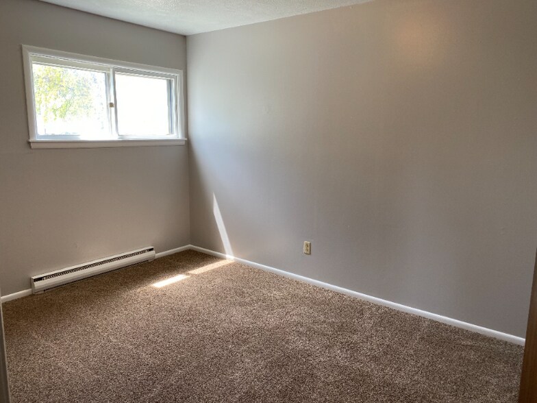 Building Photo - 805 3rd St SW