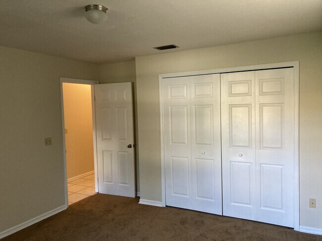 Building Photo - Charming 3 bedroom, 2 bathroom house with ...