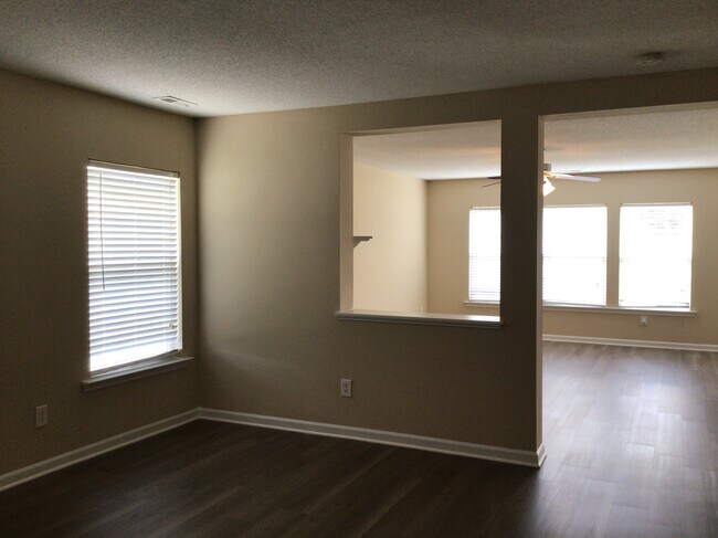 Building Photo - 3104 Olustee Dr