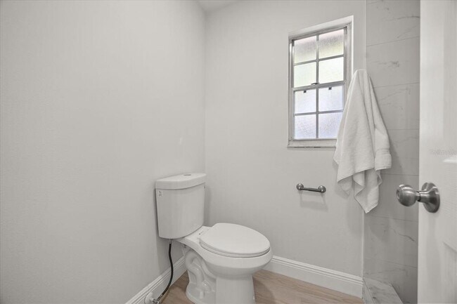 Building Photo - 520 Balsawood Ct