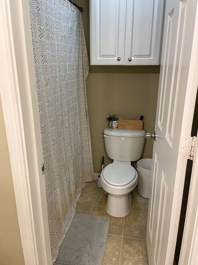 Building Photo - Beautiful 4 Bed, 4.5 Bath Minutes from Cam...