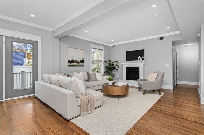 Building Photo - 16 Lingard St