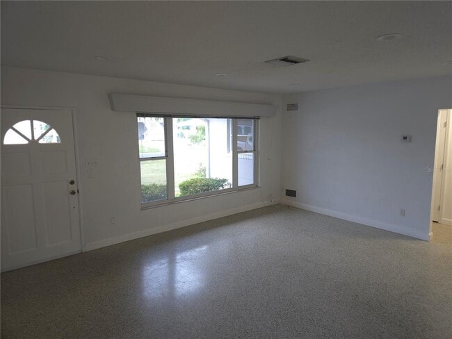 Building Photo - 106 15th St