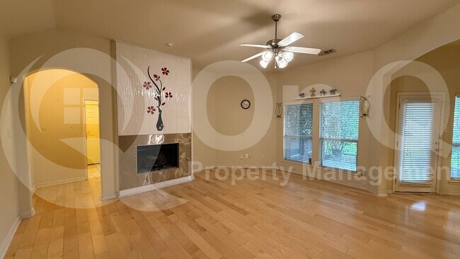 Building Photo - 9584 Park Garden Dr