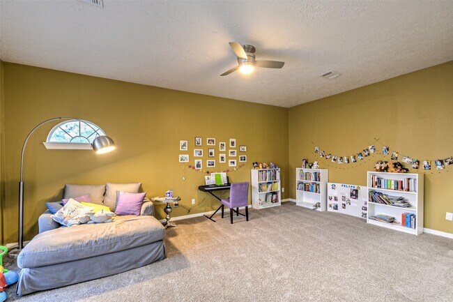 Building Photo - 1914 Sand Hollow Ln