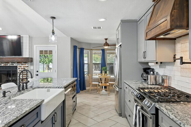 Building Photo - 749 Western Trail