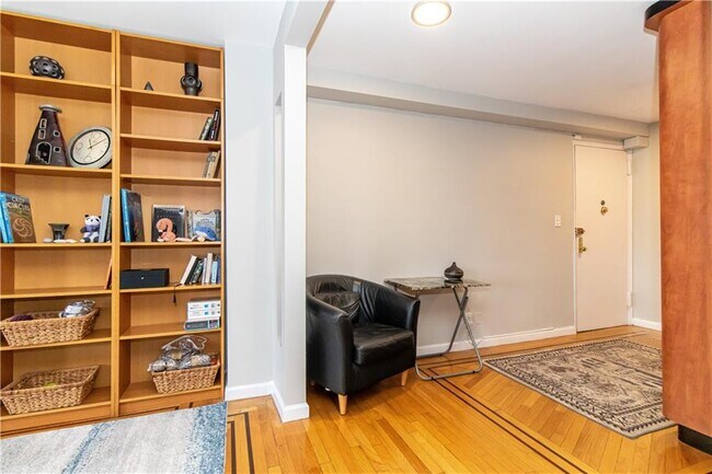 Building Photo - 50 Brighton 1st Rd