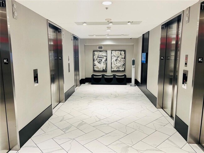 Building Photo - 400 W Peachtree St NW