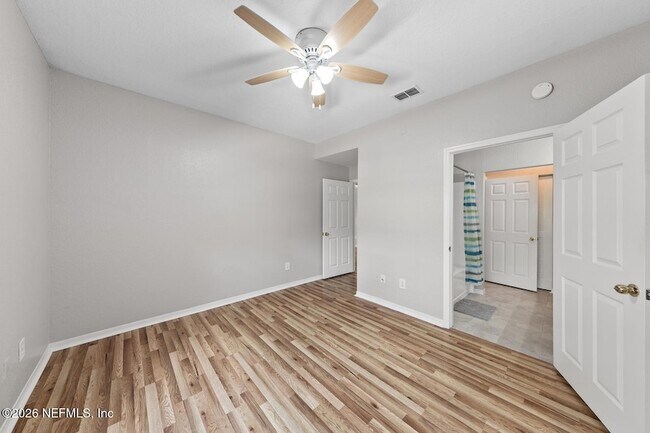 Building Photo - 13703 Richmond Park Dr N