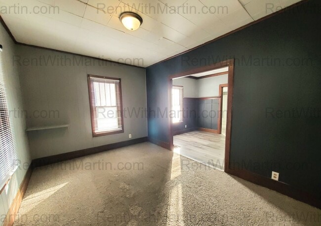 Building Photo - 229 Linden Ave