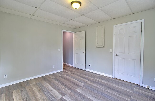 Building Photo - 135 Clay St