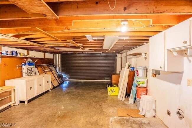 Building Photo - 1421 SE 29th Terrace