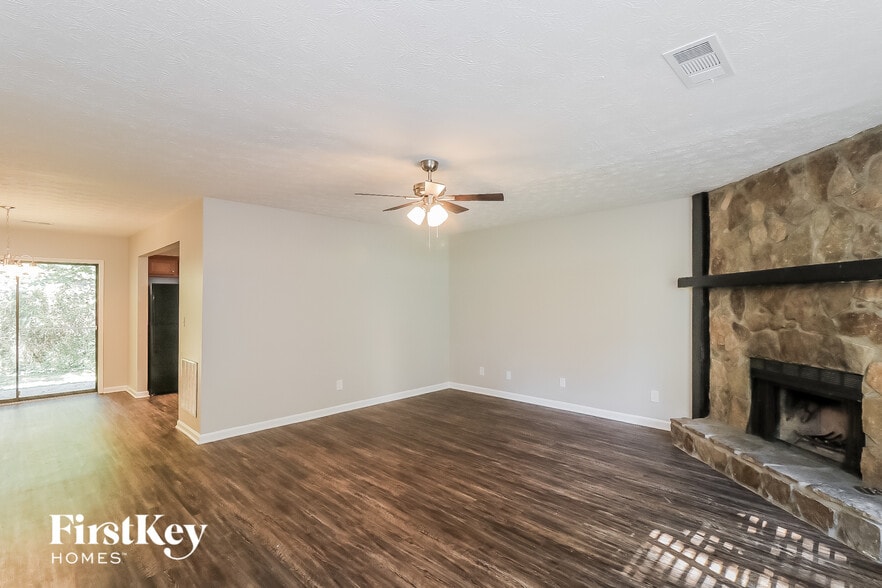 Building Photo - 4665 Jamerson Forest Pkwy