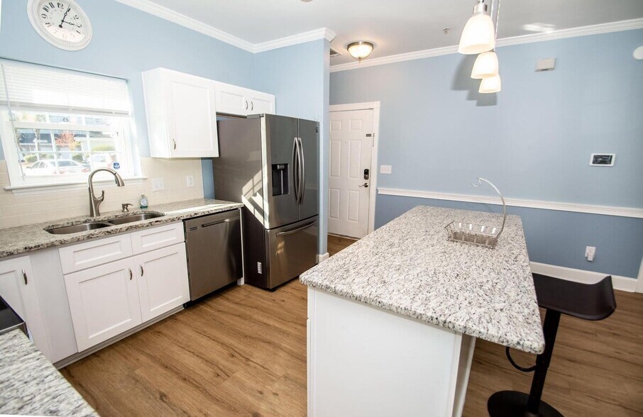 Building Photo - 4868 Dahlia Ct