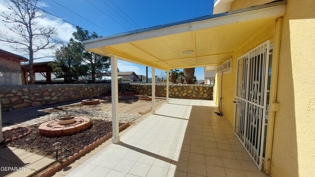 Building Photo - 12124 Fred Carter Dr