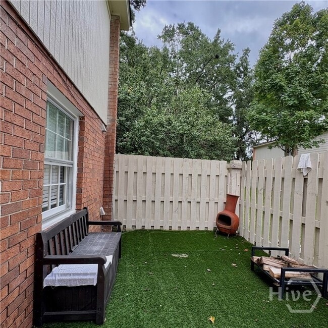 Building Photo - 455 Mall Blvd