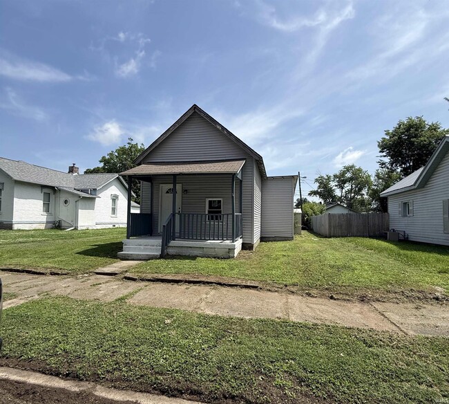 Building Photo - 1326 Buntin St