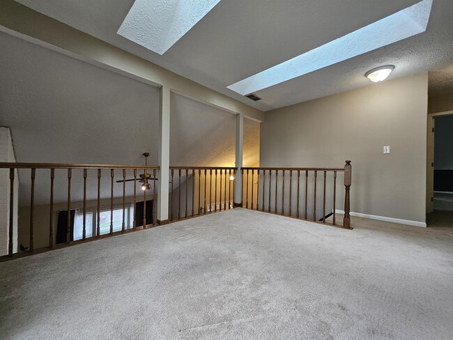 Building Photo - 7645 Bayridge Dr