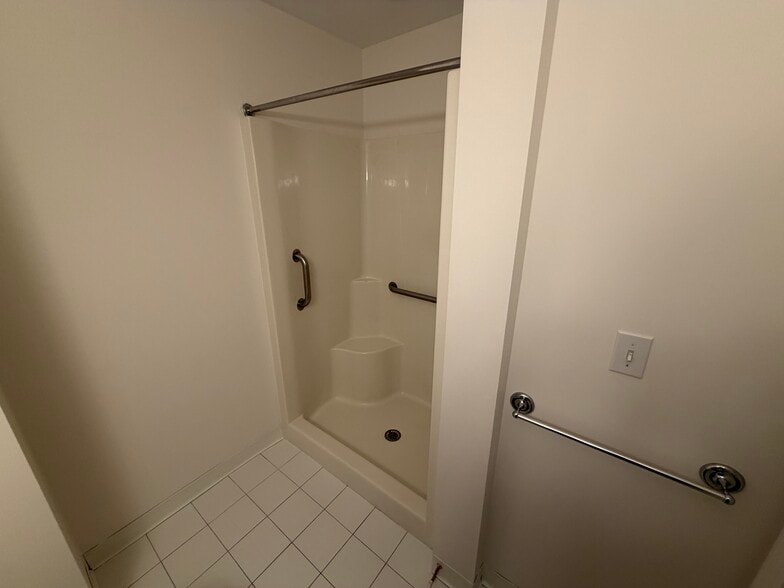 Building Photo - 332 Jamaicaway