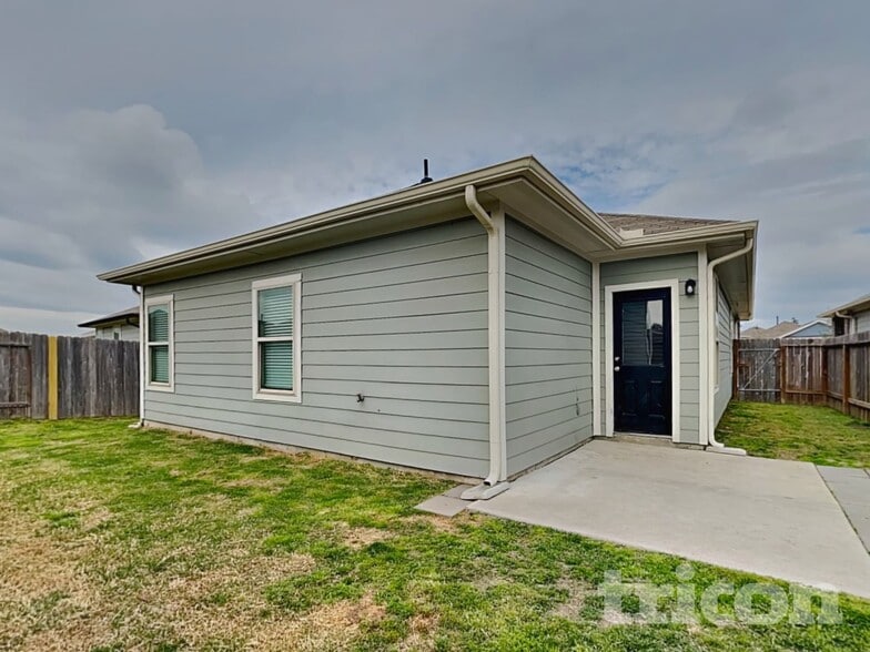 Building Photo - 20010 Northpark Oak Ln