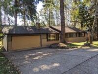 Building Photo - Ranch Style 3-Bedroom, 2-Bath Home In South Eugene!