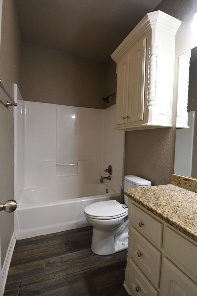 Building Photo - Modern 3-Bedroom 2 Bath Duplex in South Tyler