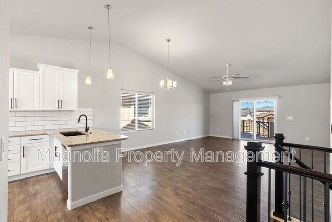 Building Photo - 9340 Blue Birch Ct