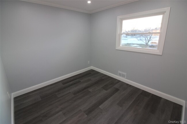 Building Photo - 26 Circle Dr