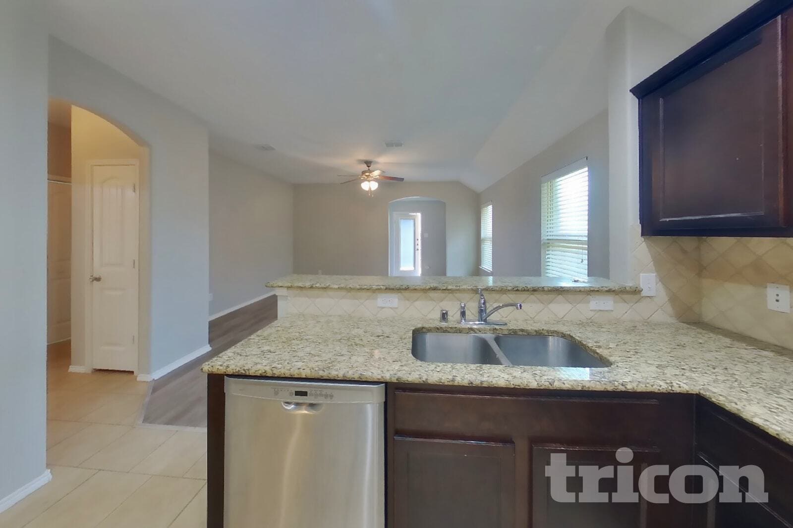 Building Photo - 1216 Honeywood Ln