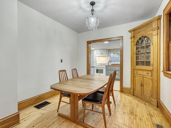 Building Photo - 43xx E Lake Harriet Blvd