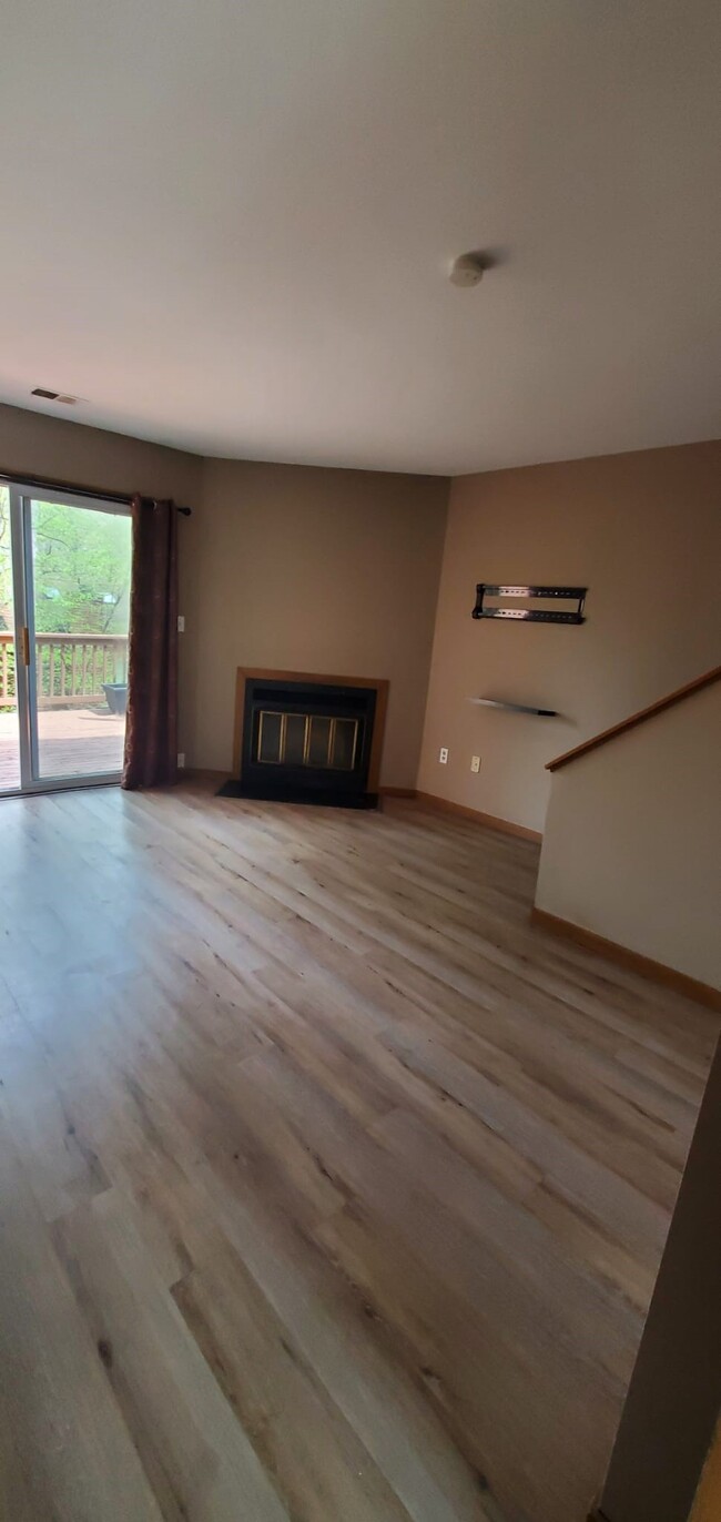 Building Photo - 344 Crewe Ct