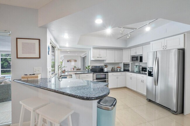 Building Photo - 772 Apple Tree Ln