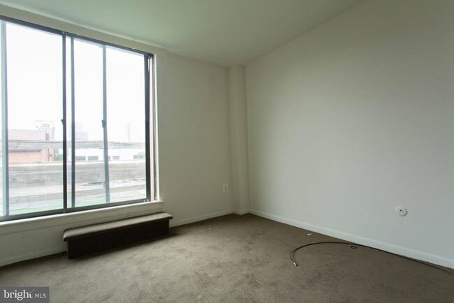 Building Photo - 2031 South St