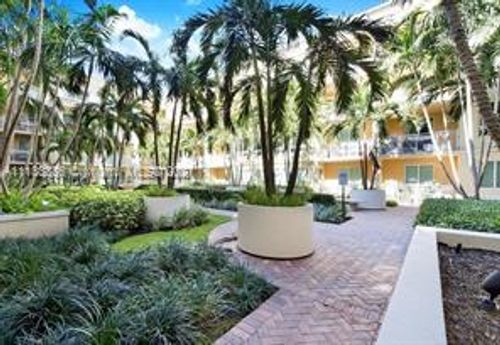 Building Photo - 7355 SW 89th St