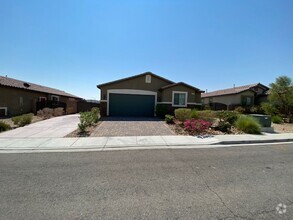 Building Photo - 4 bed/ 3 bath single story home w/Casita