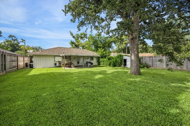 Building Photo - 4509 Libbey Dr