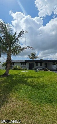 Building Photo - 1118 NE Pine Island Ln