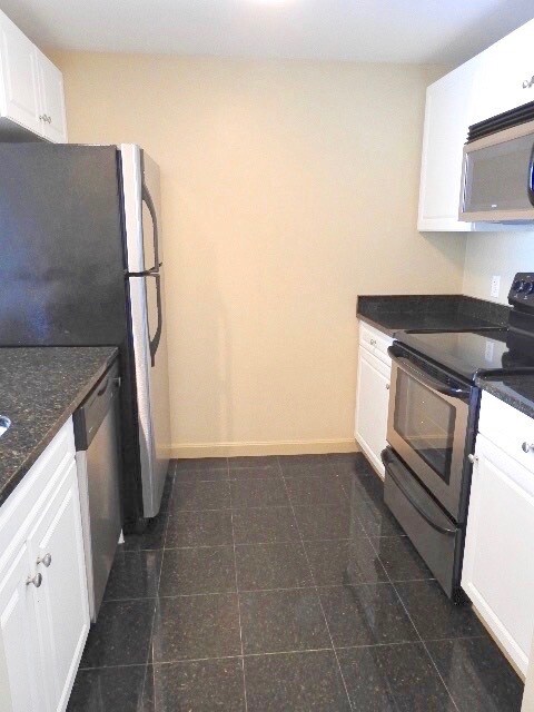 Building Photo - 10 Museum Way