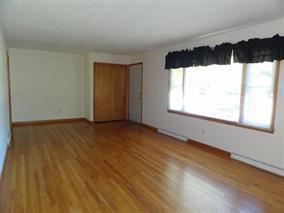 Building Photo - East Side 3 Bedroom Home!