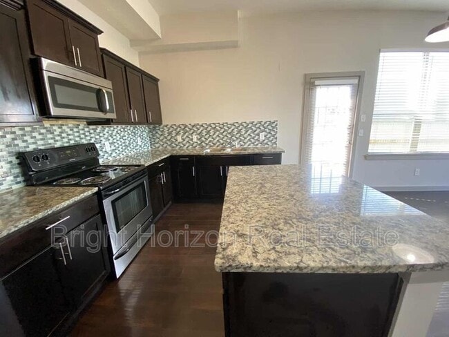 Building Photo - 3629 Valley Vista Dr