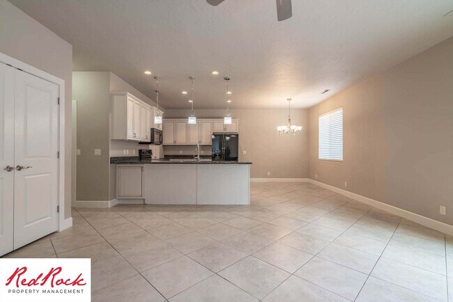 Building Photo - 4 Bedroom Home Near Golf Courses In St. George