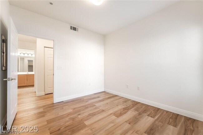 Building Photo - 7660 W Eldorado Ln