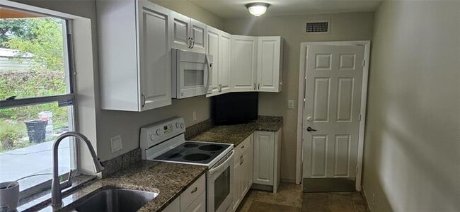 Building Photo - 501 NW 65th Ave