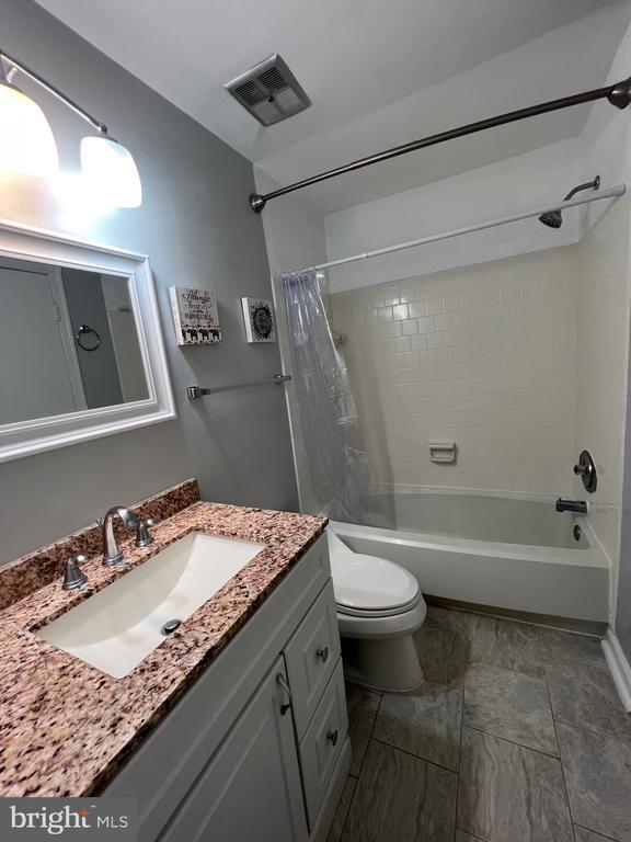 Building Photo - 2864 Madeira Ct