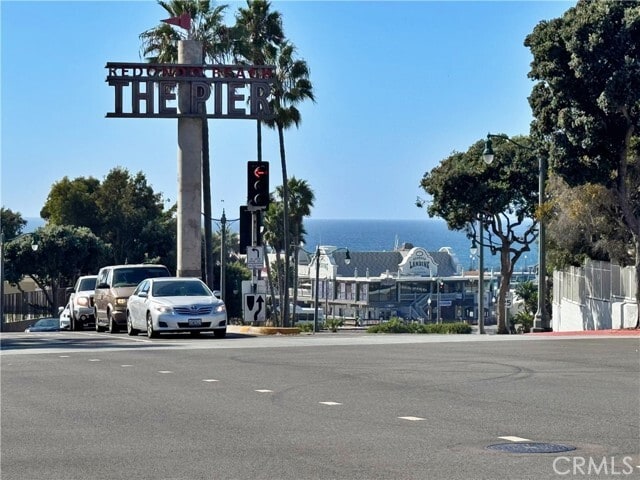 Building Photo - 230 S Catalina Ave