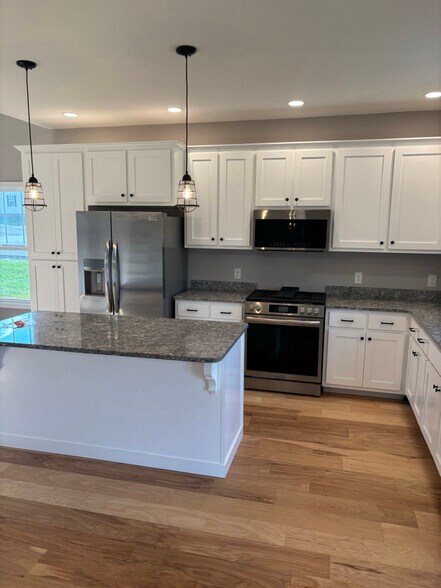 Building Photo - 205 Cherokee Dr