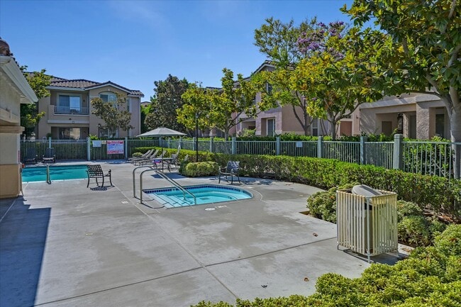 Building Photo - 10820 Sabre Hill Dr