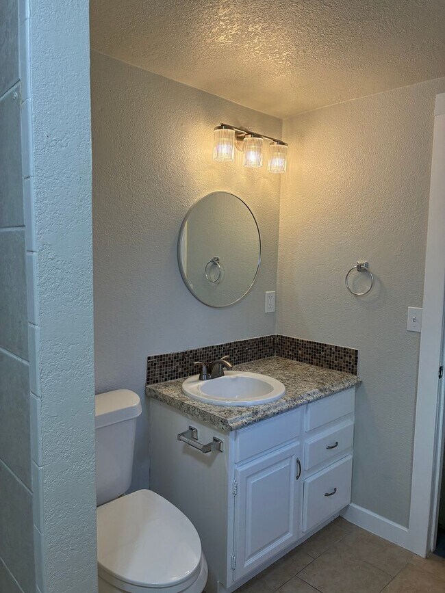 Building Photo - 1125 Peterson Rd